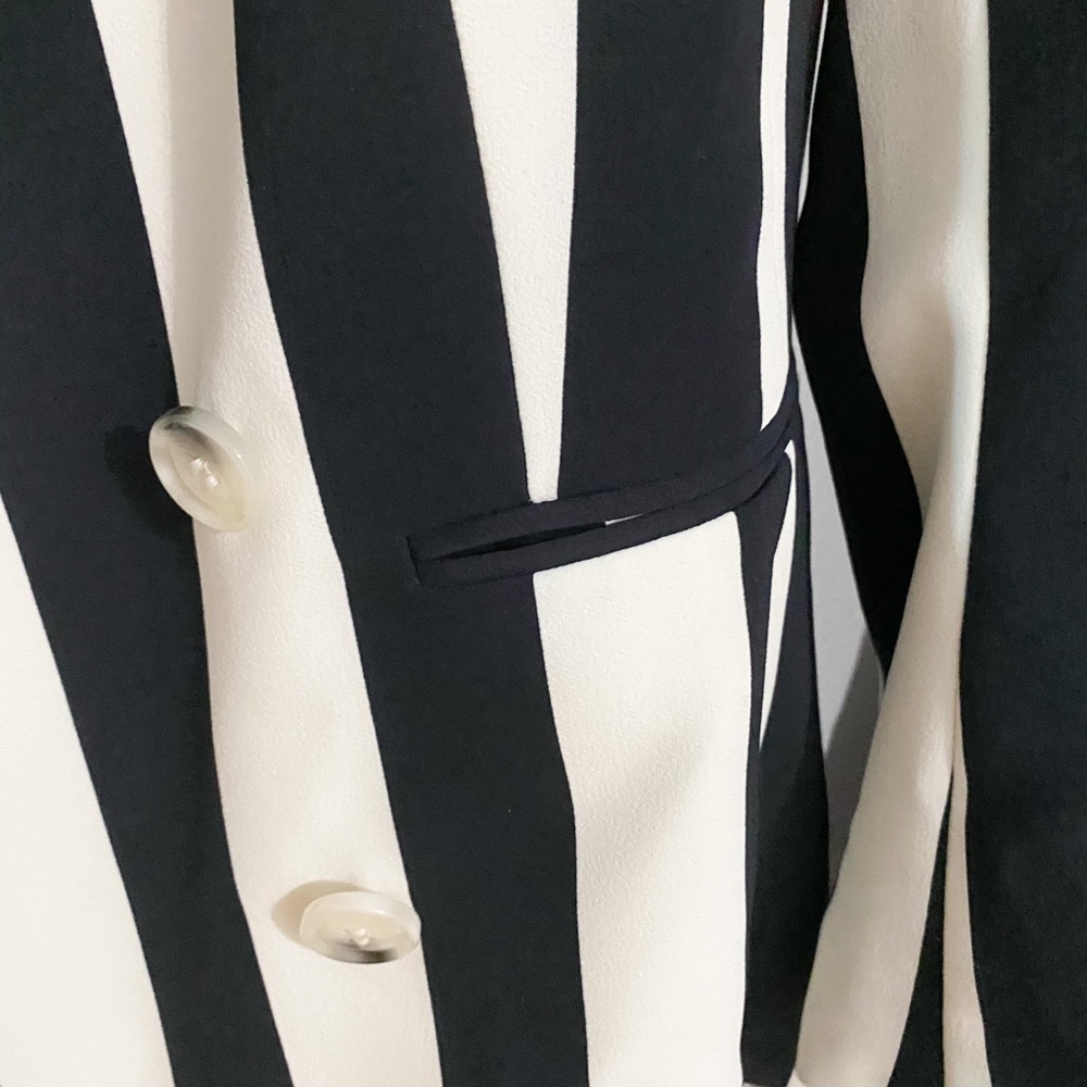 Jacket - Picture 3 of 4